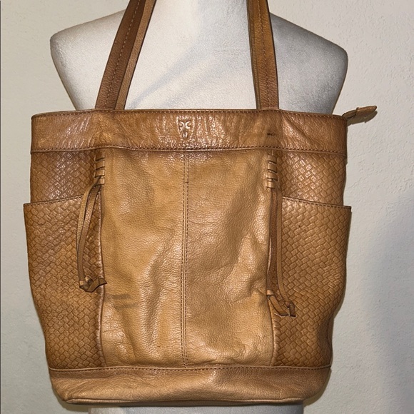 Frye ,Elegant Tan Leather Tote Bag - Picture 1 of 9
